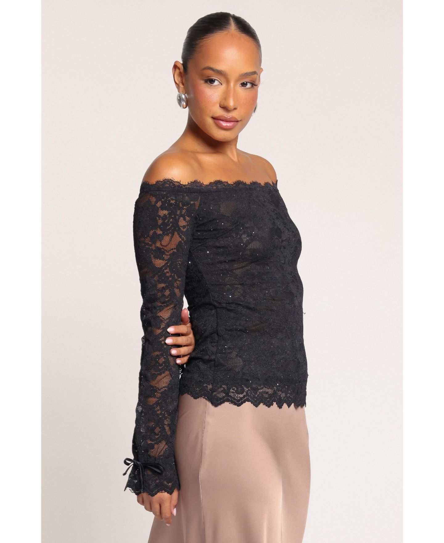Женский топ Petal and Pup Barbara Off-Shoulder Long-Sleeve Lace, цвет: Чёрный — фото 3