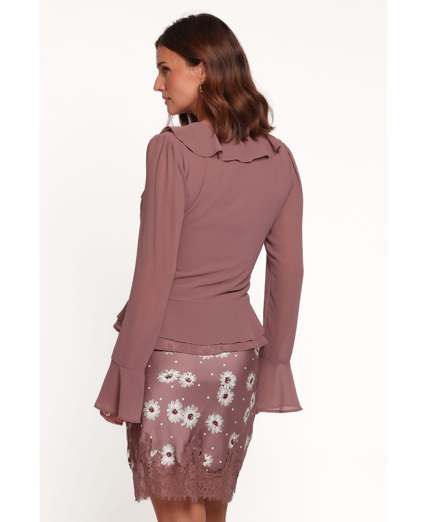 Женская блузка Petal & Pup Vilma Long-Sleeve Ruffle V-Neck, цвет: Розовато-лиловый — фото 3