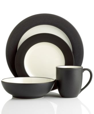 Noritake - "Colorwave Graphite Rim" 4 Piece Place Setting