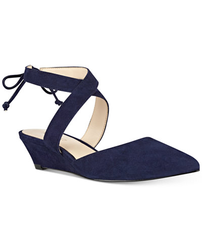 Nine West Elira Pointed-Toe Two-Piece Wedges