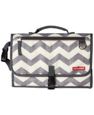 Skip Hop Pronto Signature Changing Station - Chevron 16$