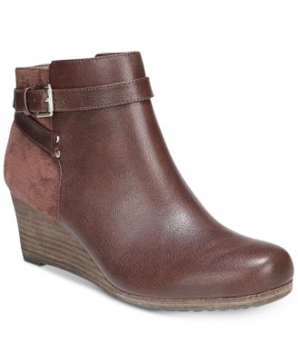 dr scholl's wedge boots