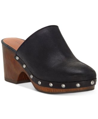 lucky brand clog