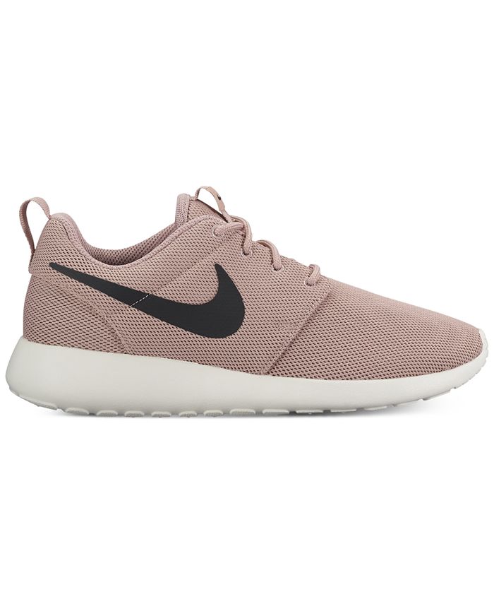 nike womens roshe one
