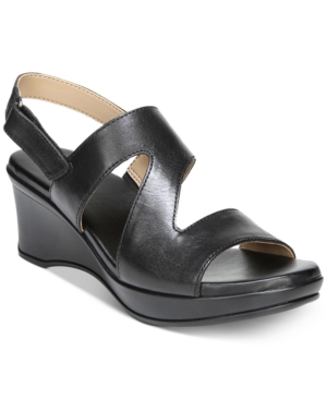 https://slimages.macysassets.com/is/image/MCY/products/6/optimized/9102066_fpx.tif?wid=300&fmt=jpeg&qlt=100