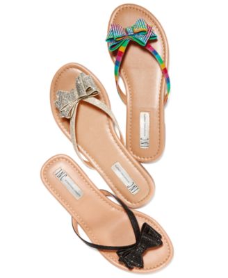 macys flip flops womens