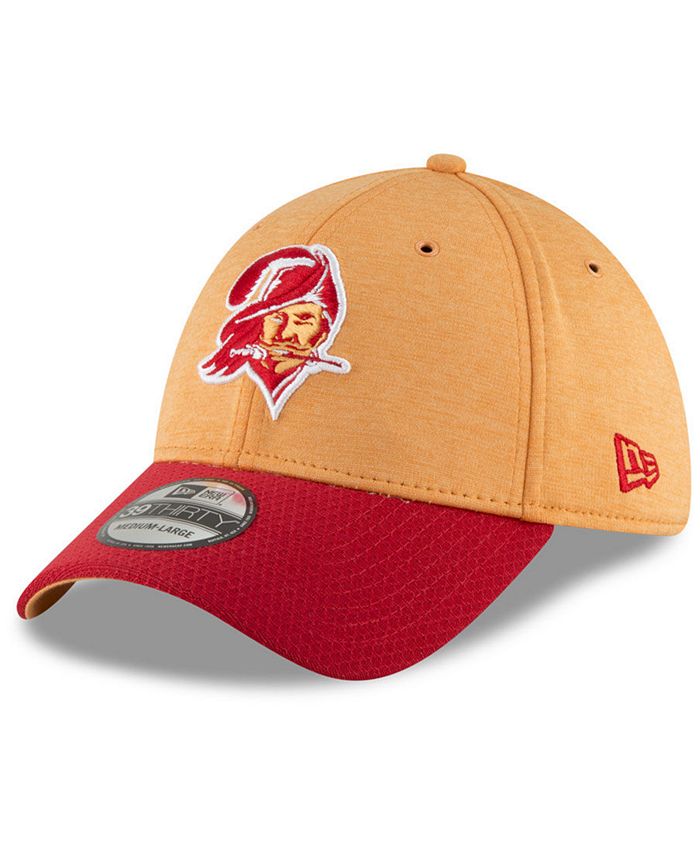 New Era - NFL Tampa Bay Buccaneers 2023 Sideline 39Thirty Stretch Cap Farbe Rot-Weiß, Größe S-M