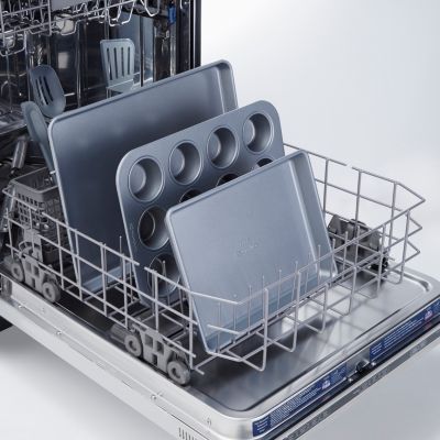 Calphalon Nonstick 9" x 13" Brownie Pan