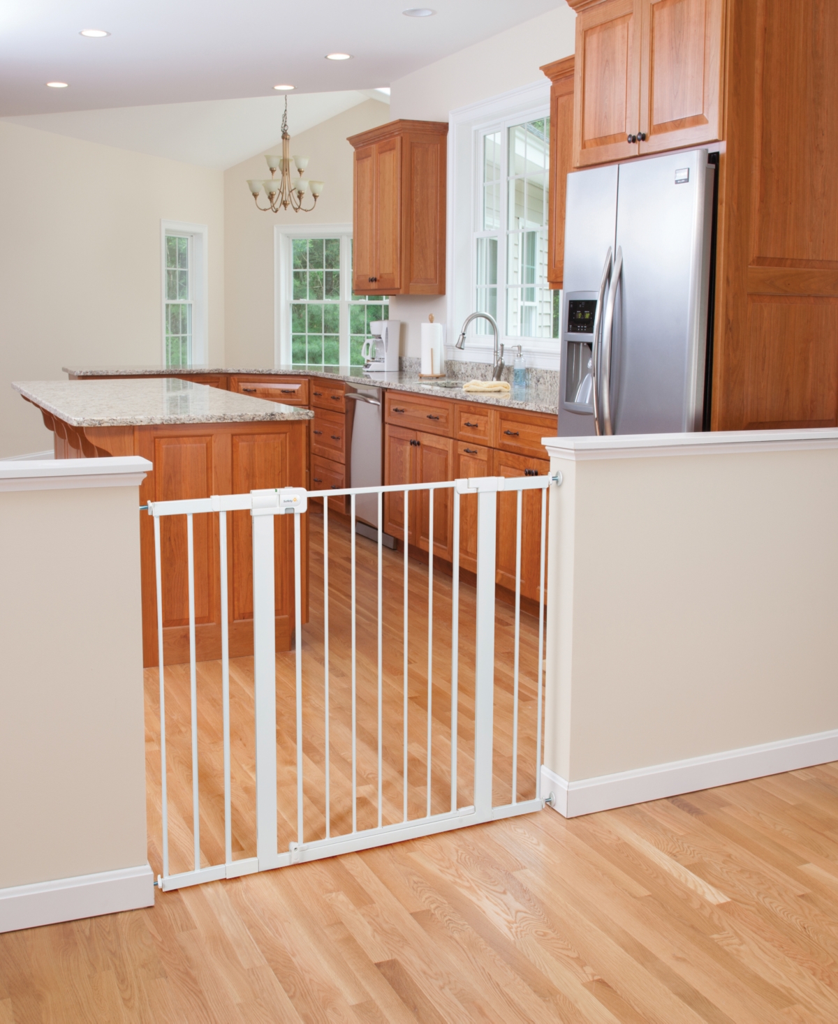 Safety 1st Easy Install Tall & Wide Gate In White
