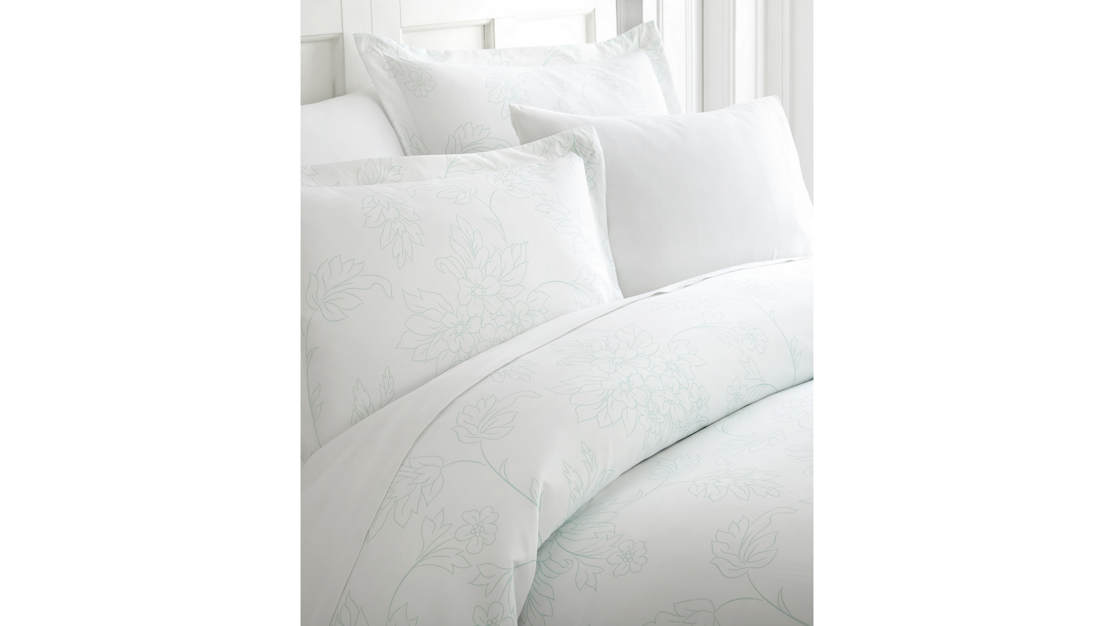 ienjoy Home Floral Pattern 3 Piece Duvet Cover Set, King/California King