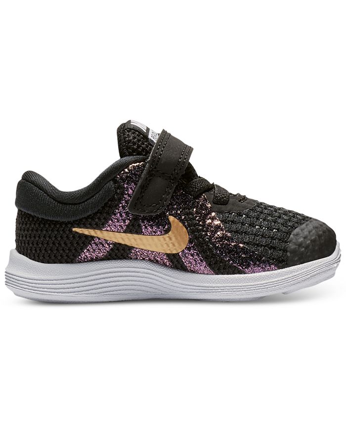nike girls revolution 4