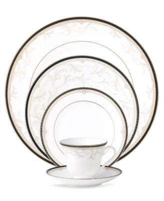 Waterford - "Brocade" 5-Piece Place Setting