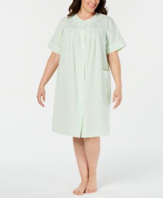 Miss Elaine Plus Size Seersucker Short Gripper Robe