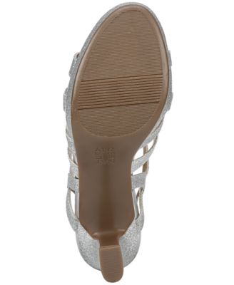 naturalizer cameron platform sandal