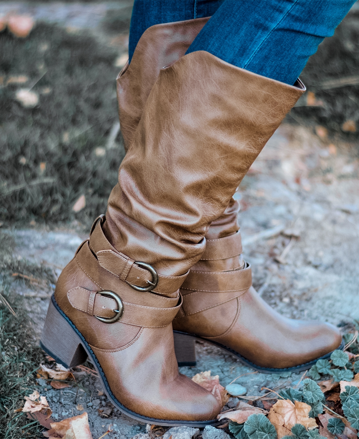 JOURNEE COLLECTION WOMEN'S LATE WIDE CALF ROUCHED BUCKLE MID SHAFT BLOCK HEEL BOOTS 