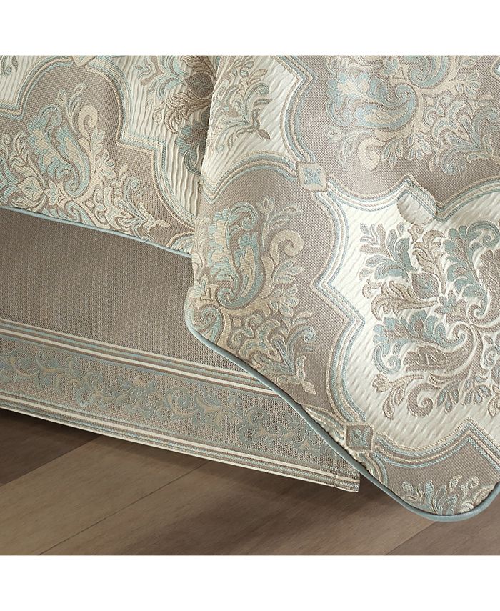 J Queen New York J Queen Clearwater California King 4 Piece Comforter