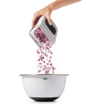 Vegetable Chopper with Easy-Pour Opening