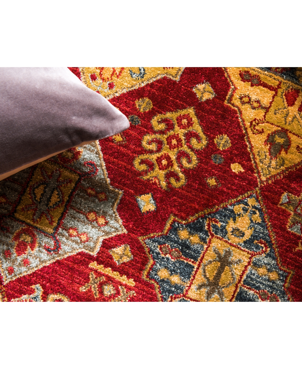 Bayshore Home Harik Har2Area Rug - Red