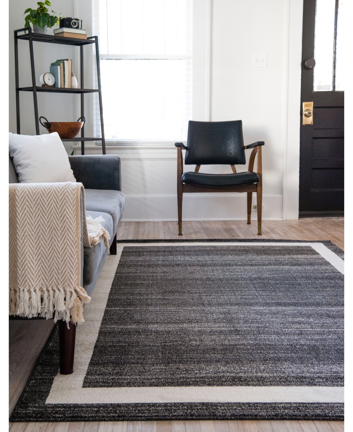 Bayshore Home Lyon Lyo5 9' x 12' Area Rug