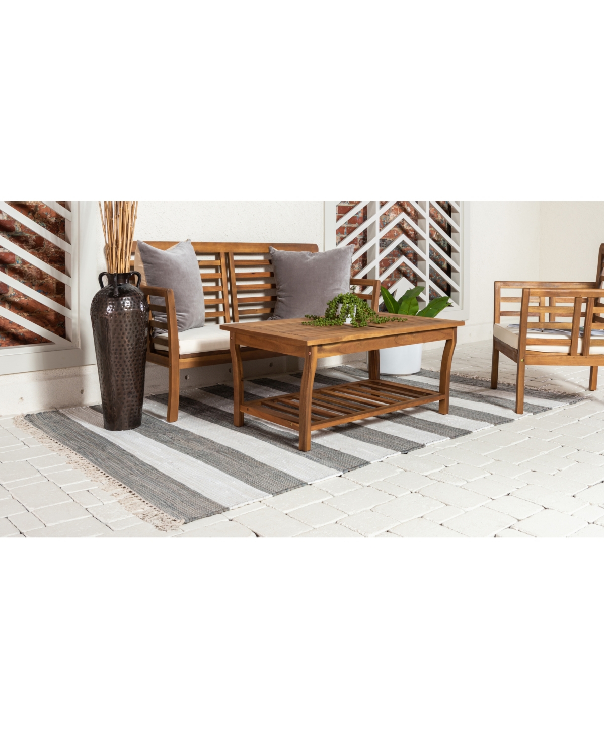 Bayshore Home Jari Jar5 Area Rug