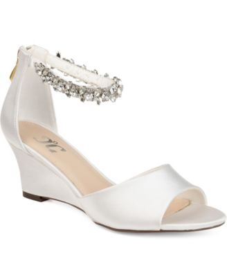 Journee Collection
