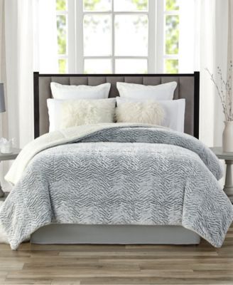 Tahari 2024 reversible King quilt !