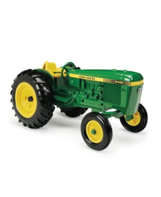 tomy john deere pedal tractor and wagon