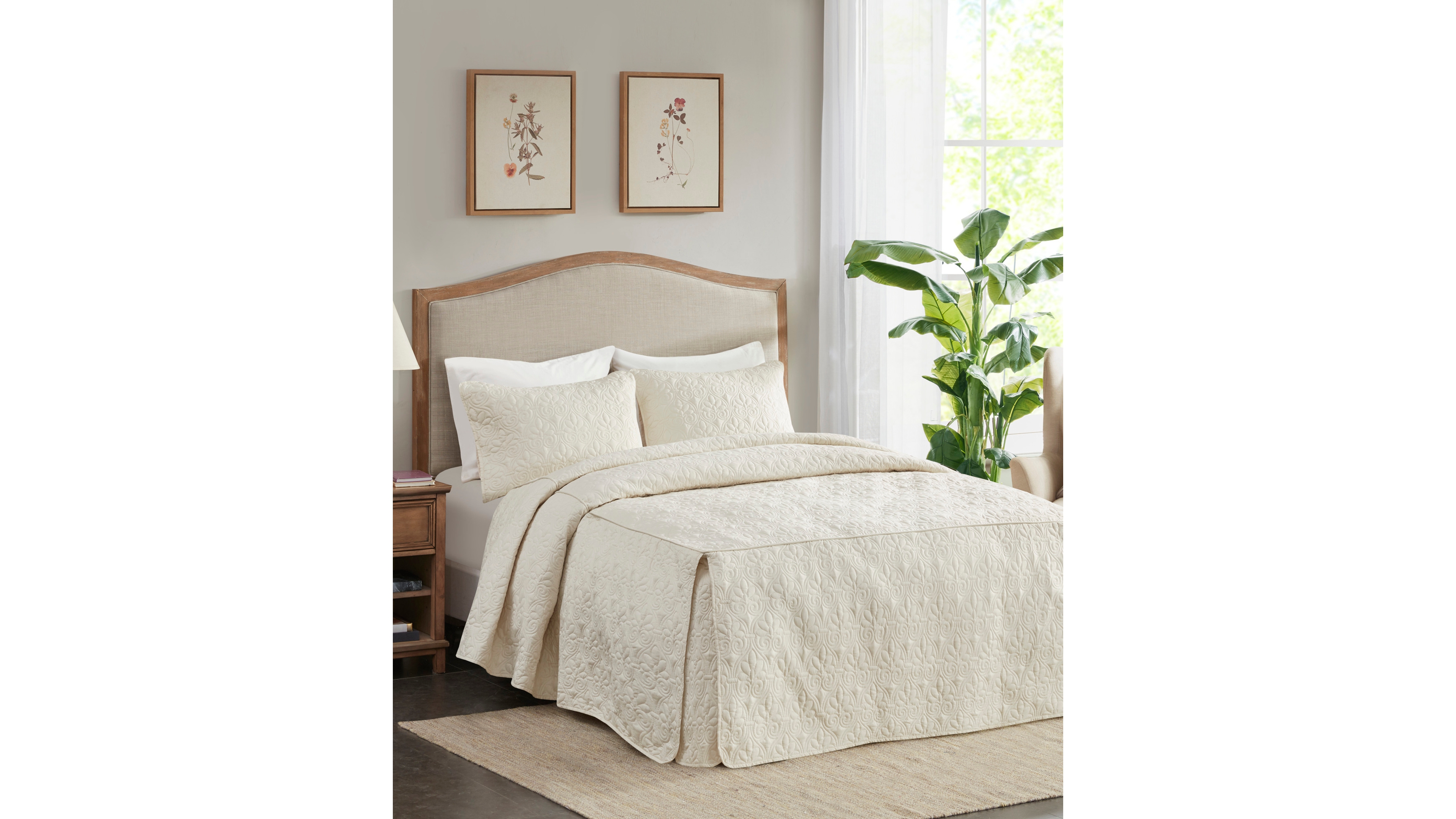 Madison Park Quebec Open Corner Pleated Quilted Bedspread, Queen