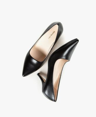 simple black pumps