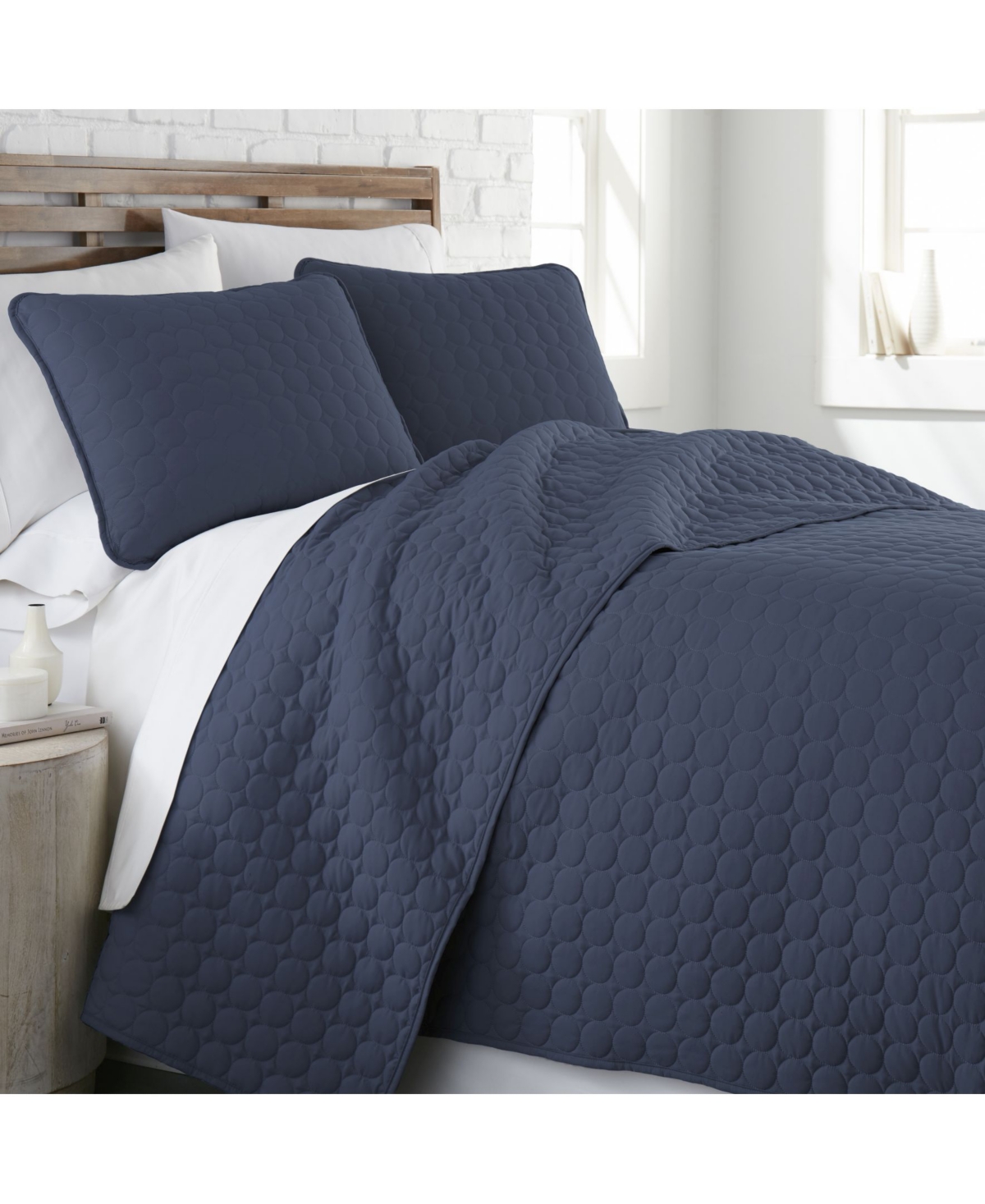 Southshore Fine Linens Ultra-soft Lightweight Embroidered 3-piece Quilt Set, Full/queen In Navy