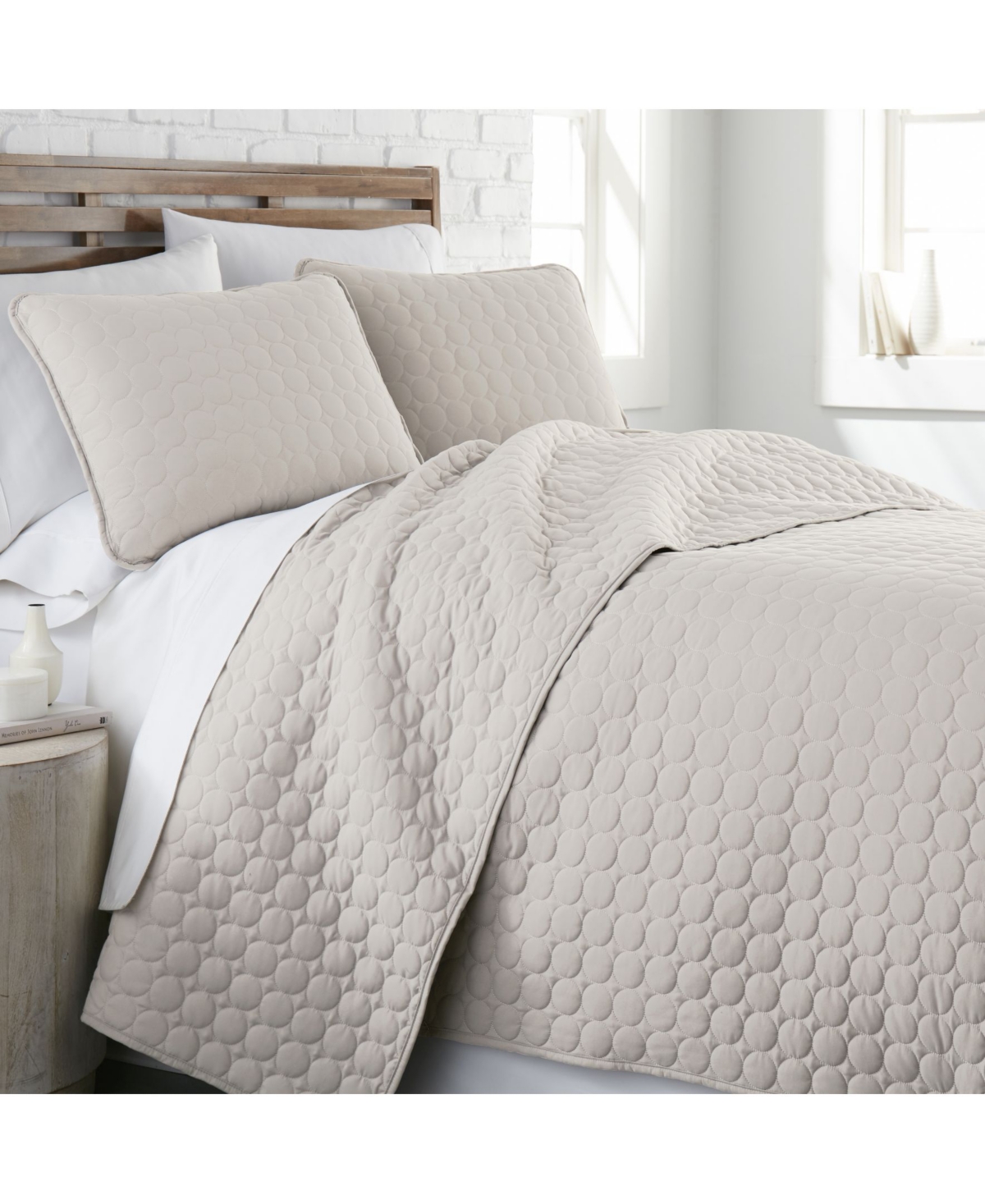 Southshore Fine Linens Ultra-soft Lightweight Embroidered 3-pc. Quilt Set, Full/queen In Ivory