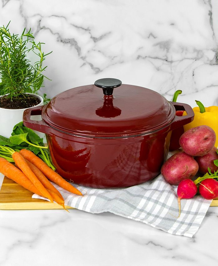 The @staub_usa 5 qt Deep Dutch Oven is 60% off right now! I picked min, Cookware