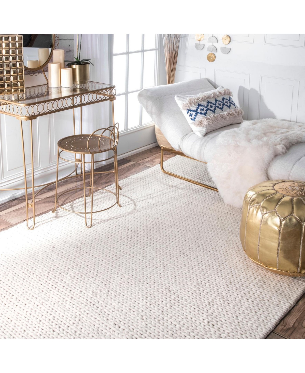 nuLoom Textures Handwoven Caryatid Solid Area Rug