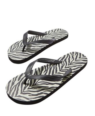 macys flip flops