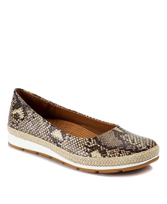 Baretraps Prim Posture Plus Technology Casual Flat Macy s
