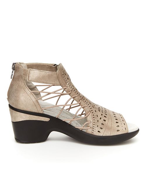 jbu nelly wedge sandals