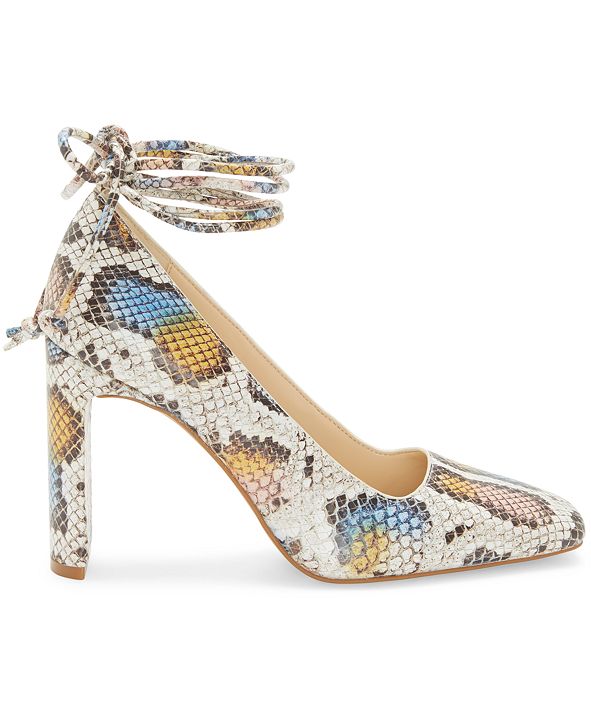 vince camuto peddya ankle chain pump