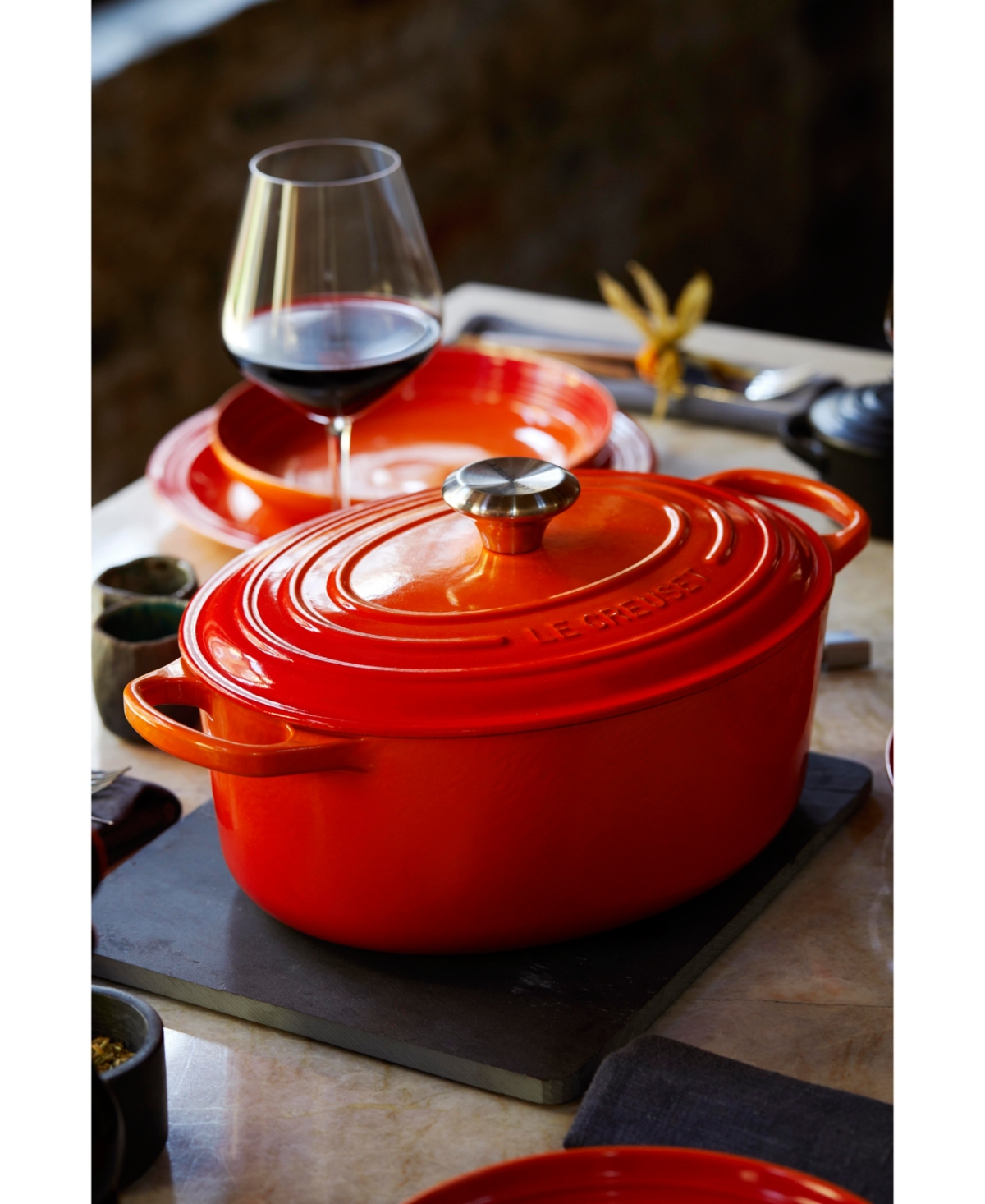 Le Creuset 5-qt. Signature Enameled Cast Iron Oval Dutch Oven In Flame