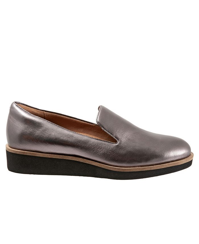 softwalk whistle wedge loafer