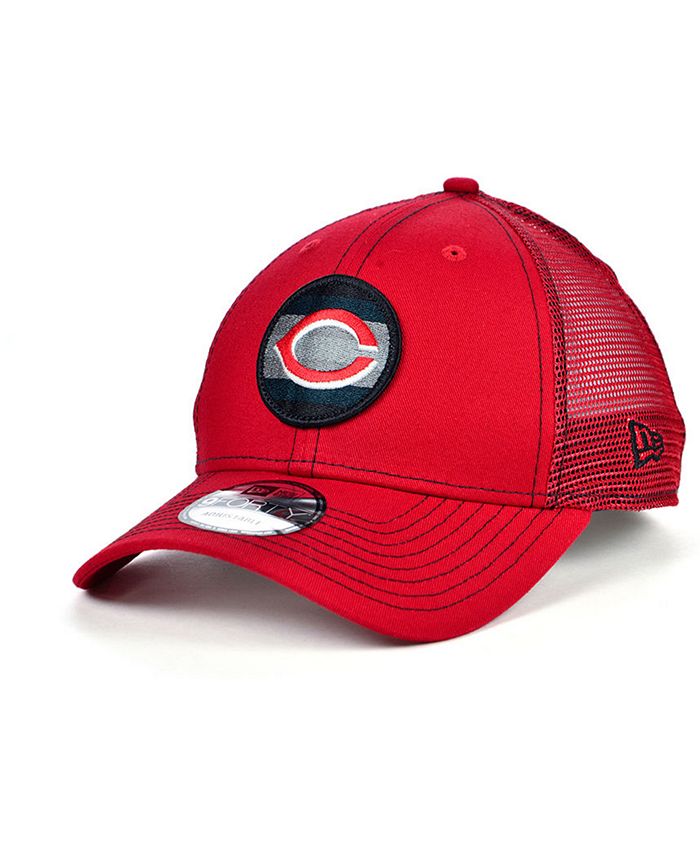 New Era Reds Logo Patch 9FORTY Trucker Snapback Hat - Men's