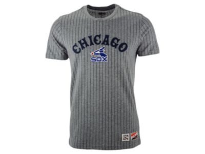 Lids - Men's Chicago White Sox Pinstripe Crew Top II