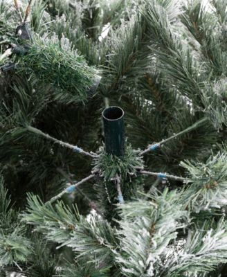 7.5' Pre-Lit Snow Flocked Artificial Spruce Christmas Tree with 650 Warm Lights