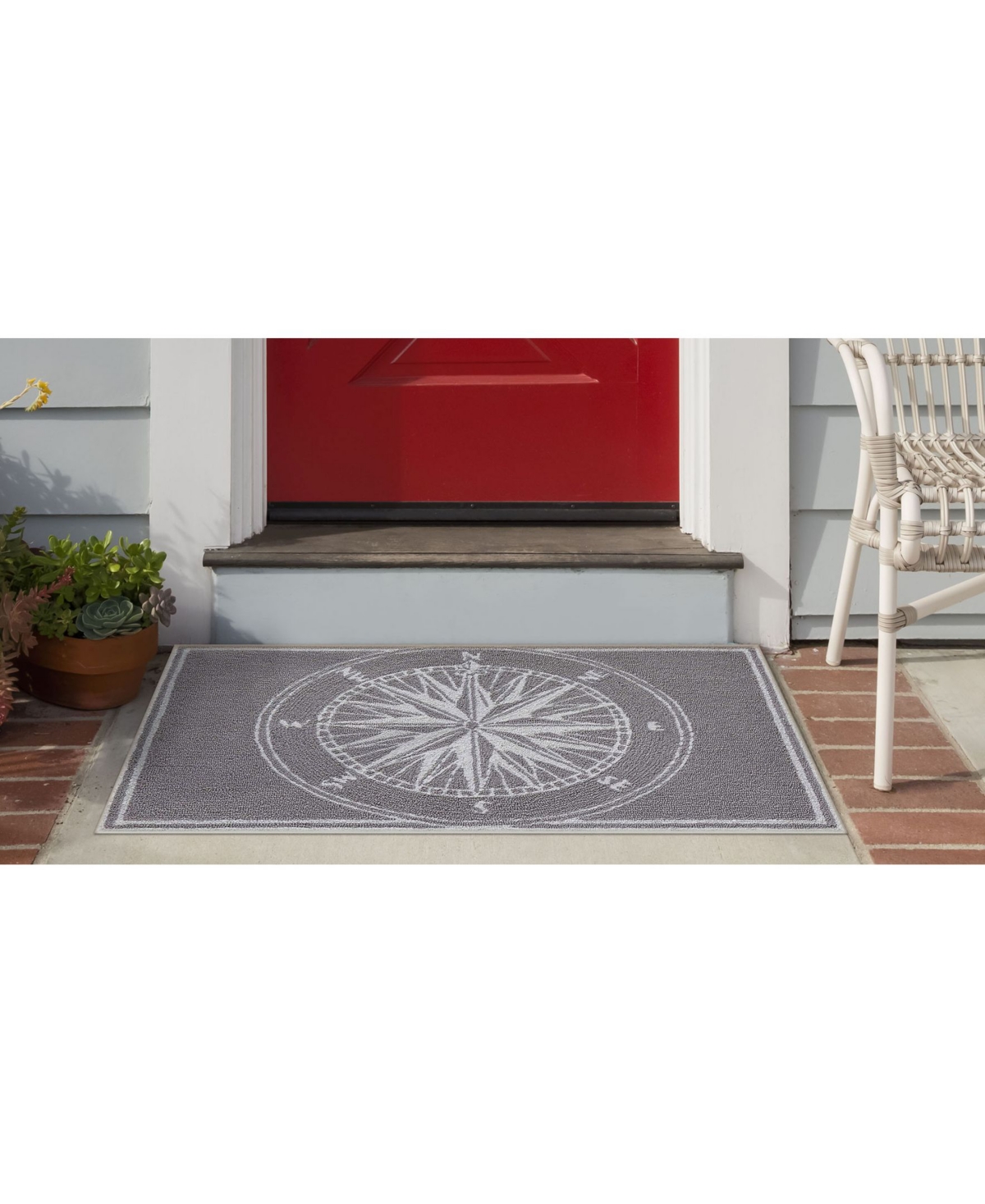 Liora Manne' Frontporch Compass Black and Gray 2'6" x 4' Outdoor Area Rug