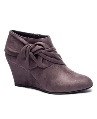 Chinese laundry deals wedge booties