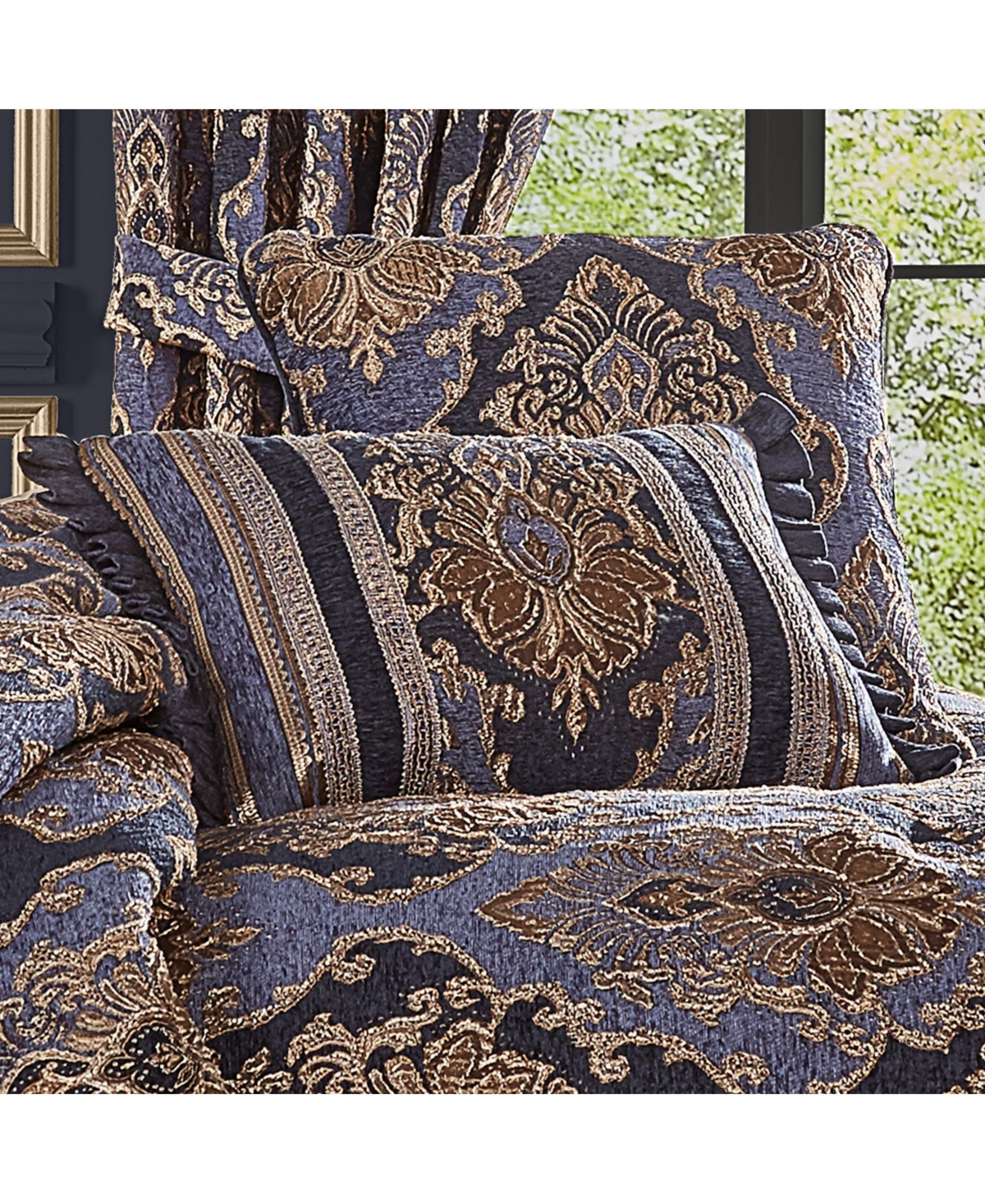 J Queen New York Woodstock Decorative Pillow, 15