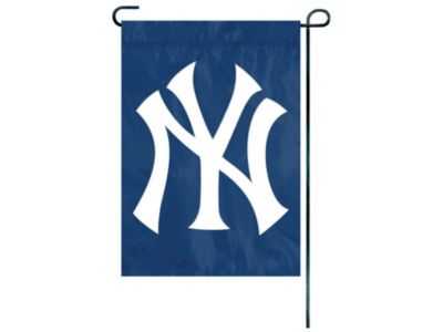 Party Animal - New York Yankees Garden Flag
