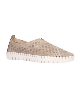 easy street shoes clearance