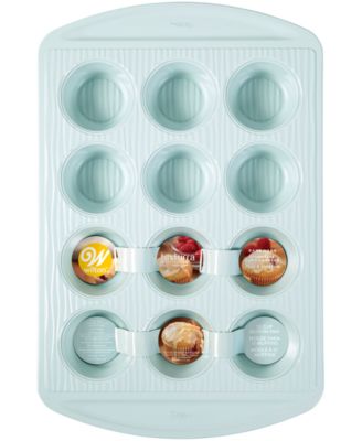 Wilton - Texturra Wave 12-Cup Muffin Pan