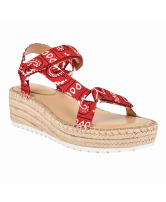 marc fisher fayme flatform sandals