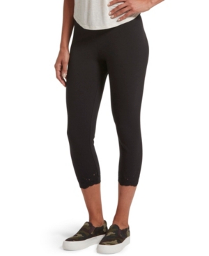 Hue Women's Play Embroidered Eyelet Hem Capri Leggings